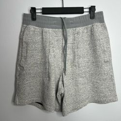 Lululemon At Ease Shorts 7 Inch Inseam Mens Medium Heathered Light Grey LM7AI9S
