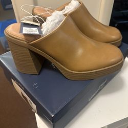 Women’s Shoes (New!!  / Size: 8.5)