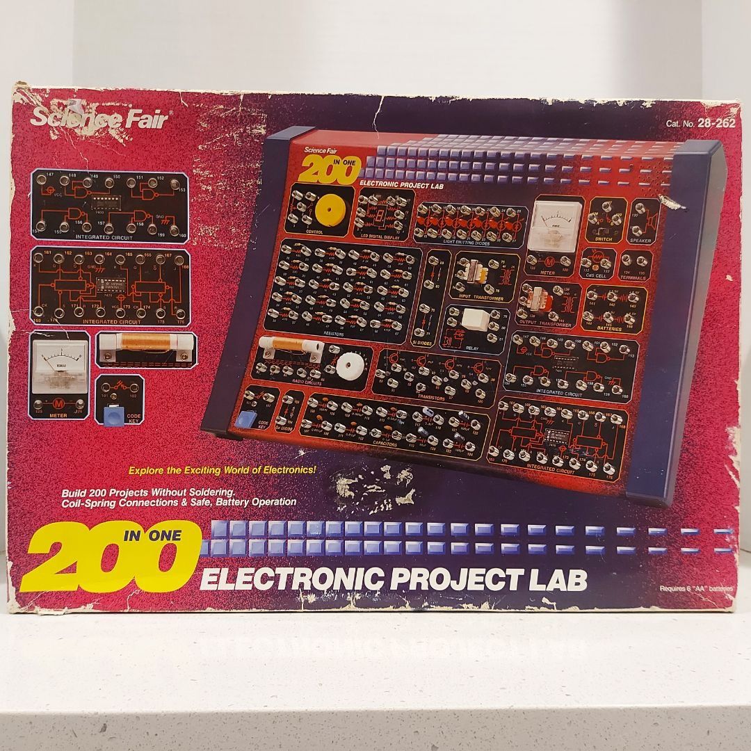 Vintage Science Fair 200 In One Electronic Project Lab Cat. No. 28-262