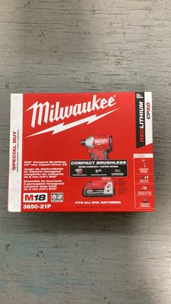 Milwaukee M18 Compact Brushless 1/4" Hex Impact Driver Kit