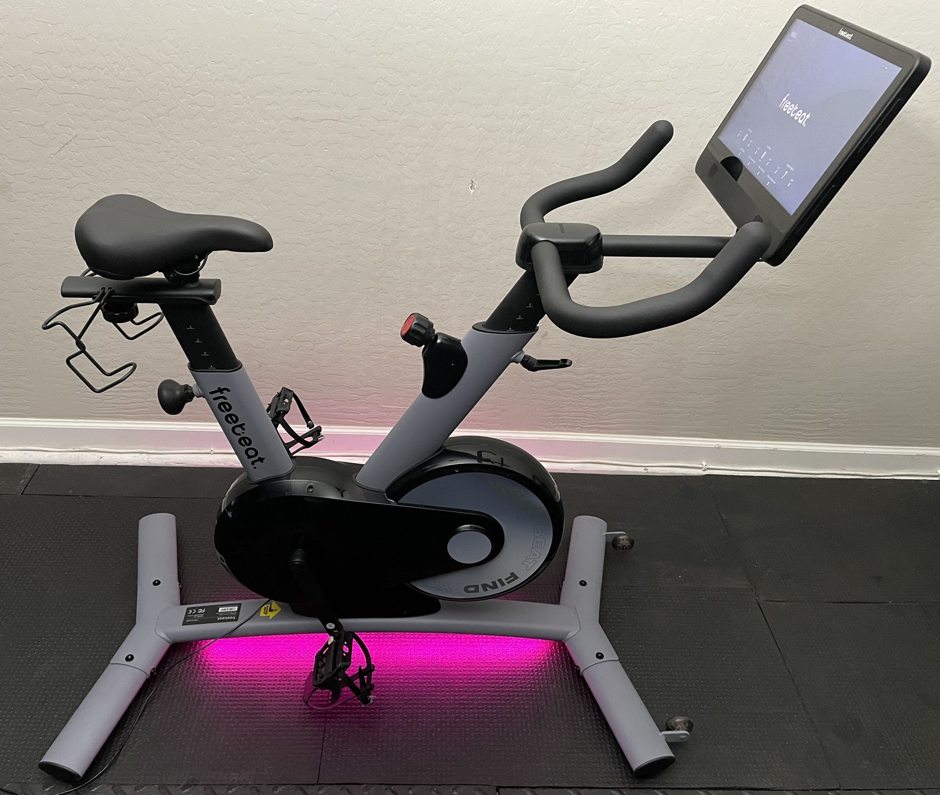 Free Beat BOOM Spin Bike Studio Trainer Exercise Bicycle Workout Stationary