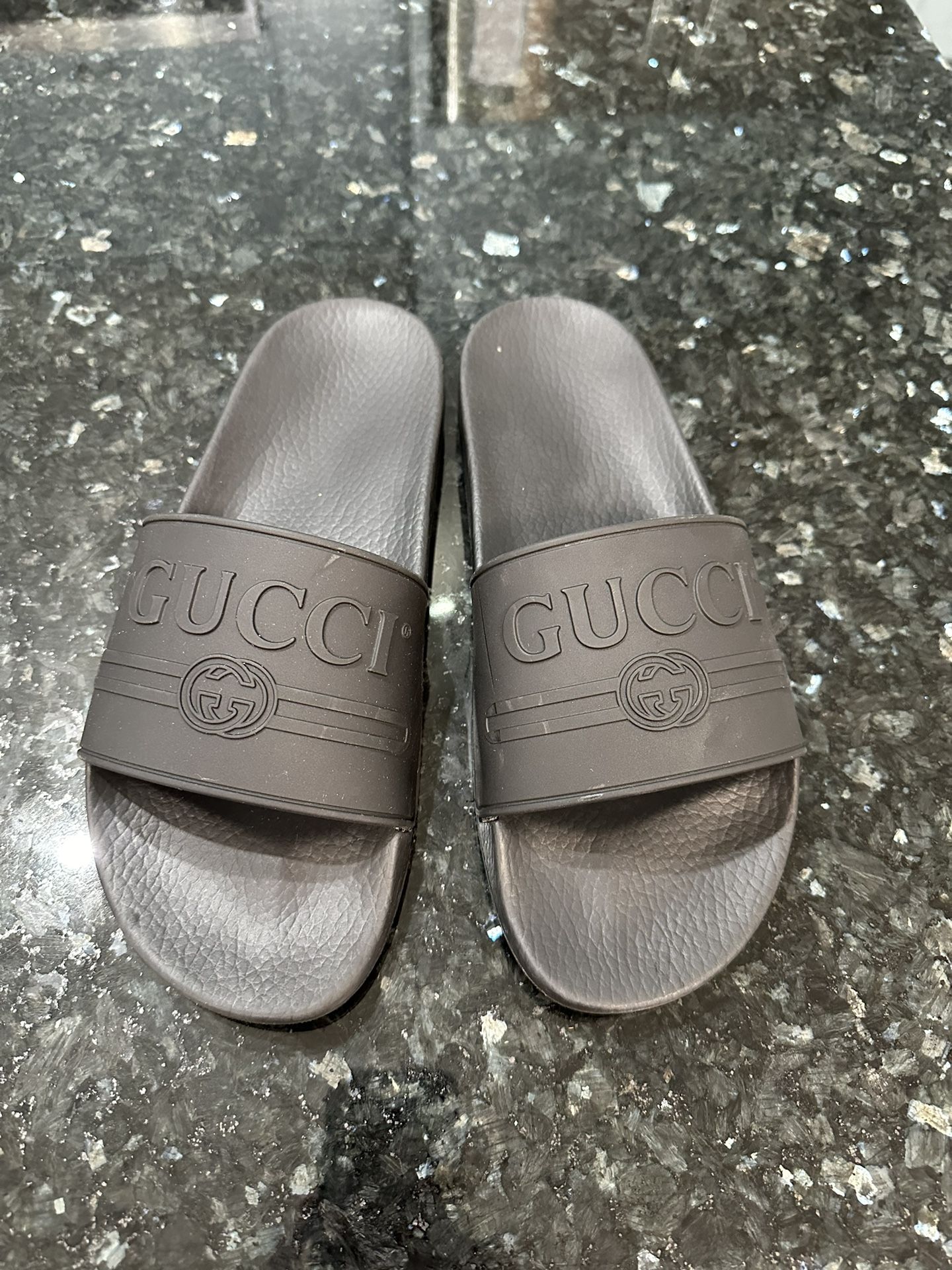 Gucci Flops 