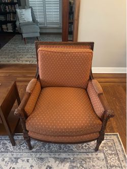 Elegant pair of accent chairs