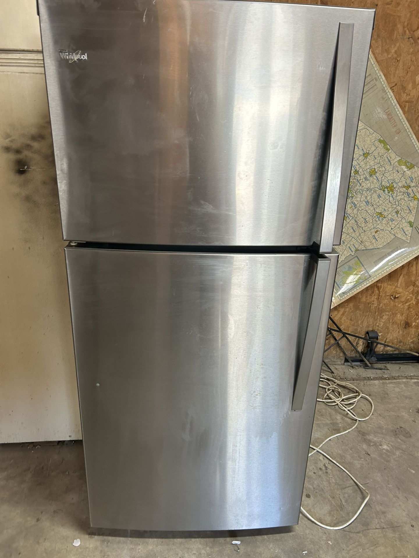 REFRIGERATOR 