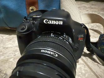 Canon T3i Camera With Camera Bag