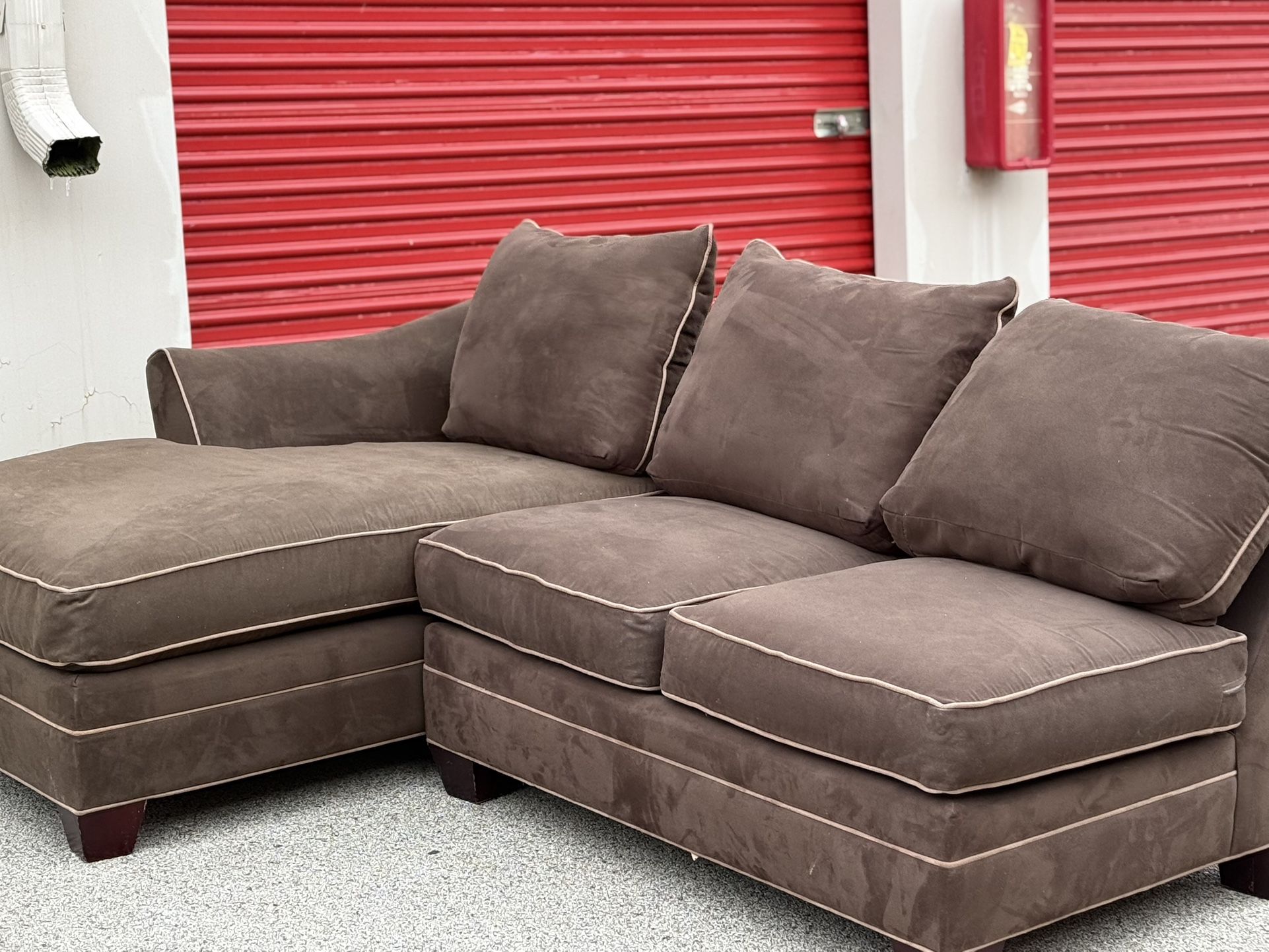 Brown Microfiber Sectional w/ Chaise – Free Curbside Delivery