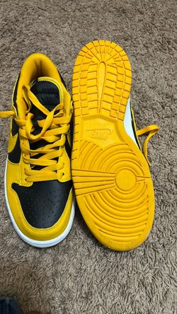 Nike Dunk Low Mens Goldenrod size 9.5i used two time look new