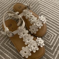 Toddler girl sandals Size 9 Baby Gap