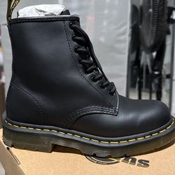 Dr. Martens - Slip Resistant