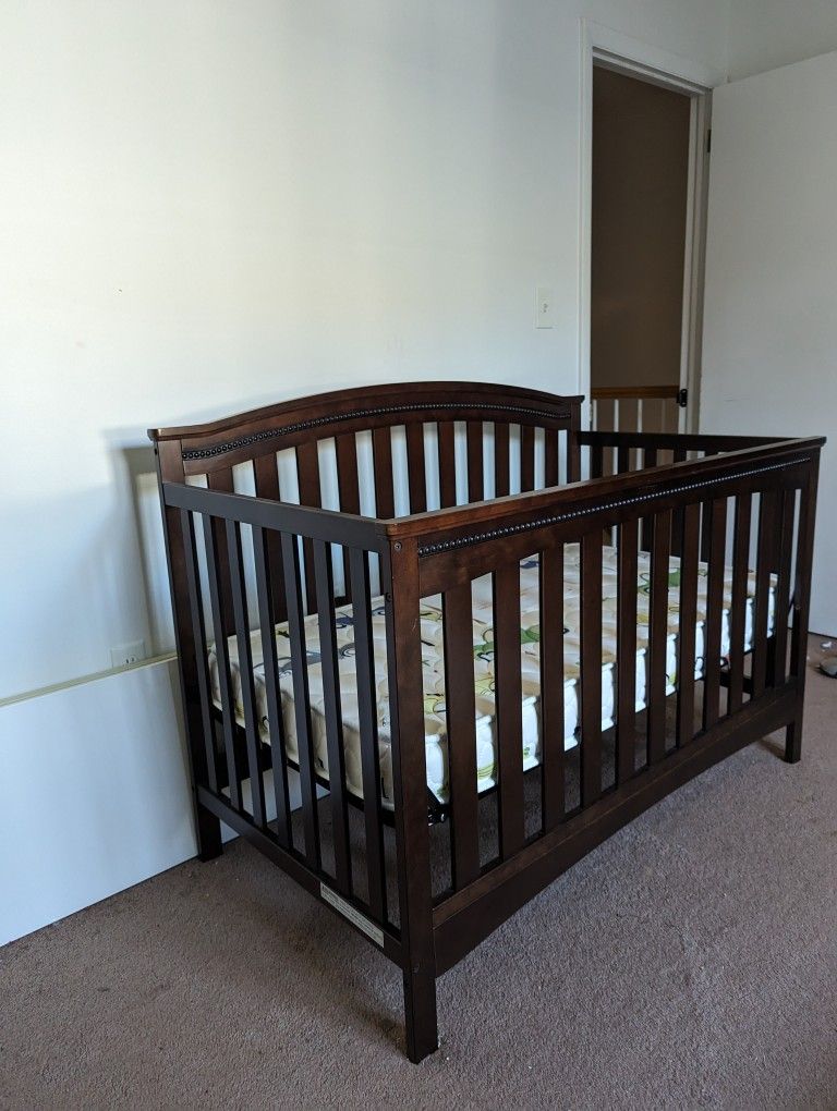 6 In 1 Convertible Crib With Firm bed