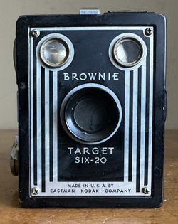 Vintage 1940' Eastman Kodak Brownie Target Six-20 Box Art Deco Film Camera USA