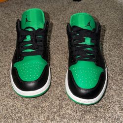 Jordan Air 1 Low Lucky Sneakers