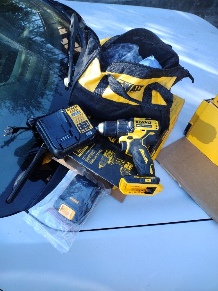 Dewalt drill kit for Sale in San Antonio, TX OfferUp