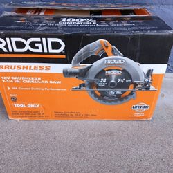 CIRCULAR SAW RIDGID 18V TOOL ONLY 