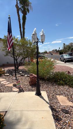 Outdoor light, 8 feet