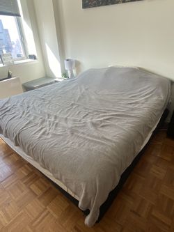 King Bed With Mattress And Reclining Base