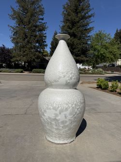 Large Modern White Floor Vase – Sculptural Designer Decor