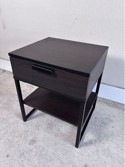 Modern Nightstand / Side Table / Accent Table with Storage