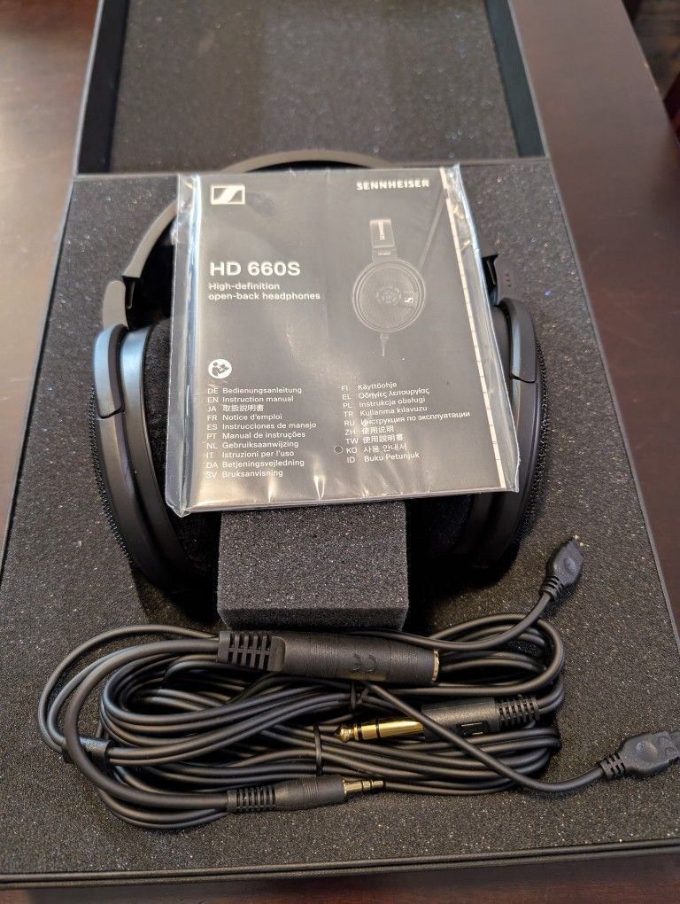 Sennheiser HD660S headphones