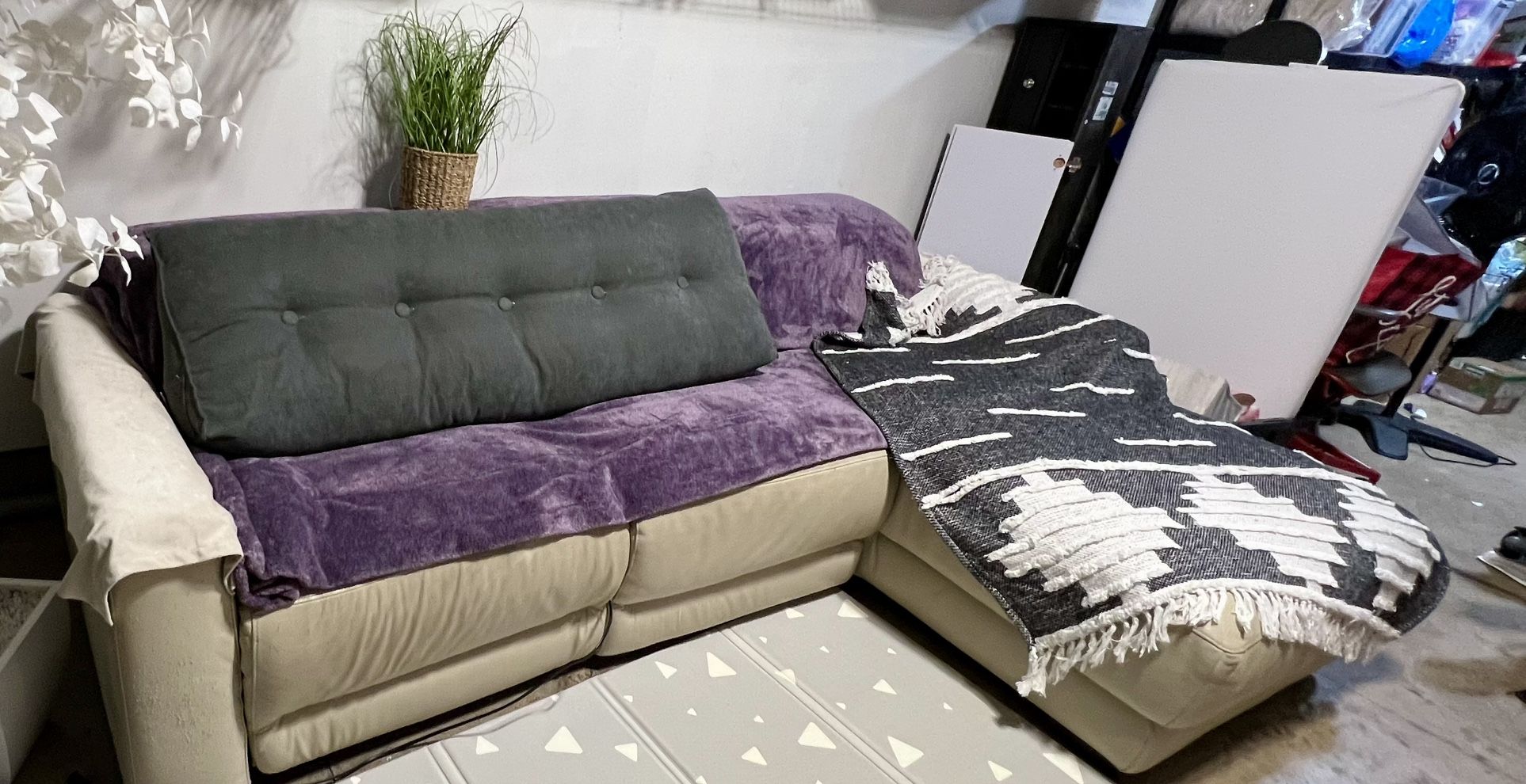 Cozy Power Reclining Sectional – USBs, Cup Holders, Chaise – $250 OBO (Beaverton