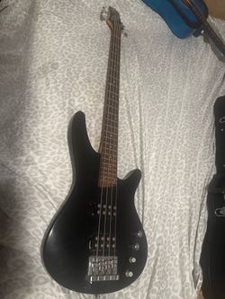 Selling this bass