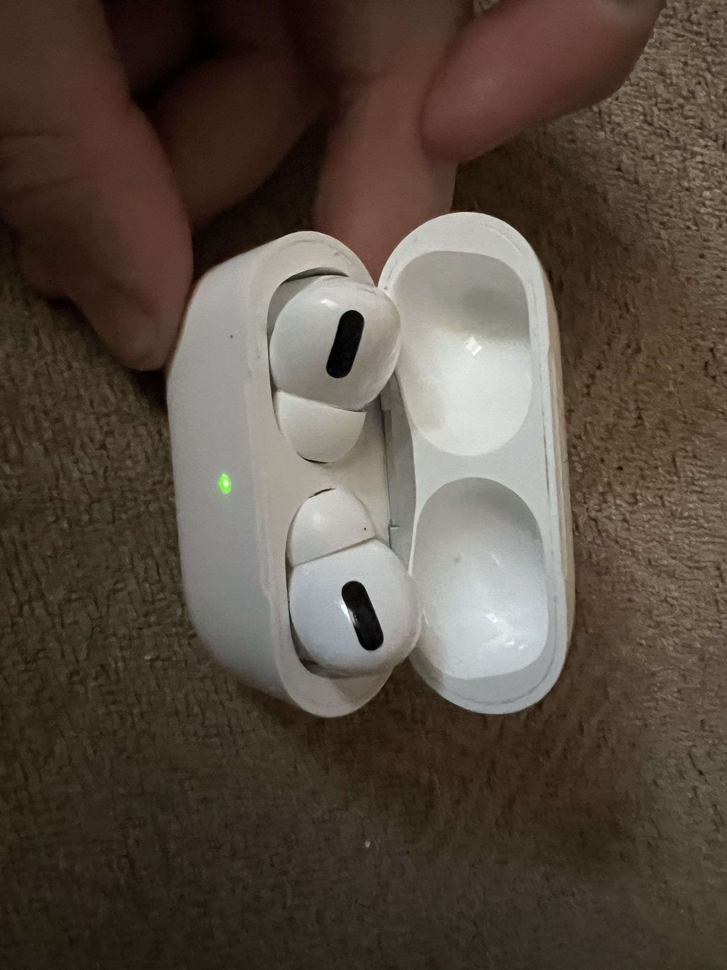 Apple Air Pod Pro for Sale in Shawnee, OK OfferUp