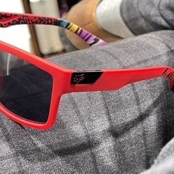 FOX 🦊  SUNGLASSES  🕶  $30 Or 2 For $50