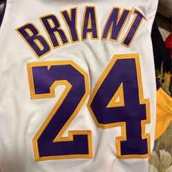 Kobe Bryant Authentic Size Large Jersey