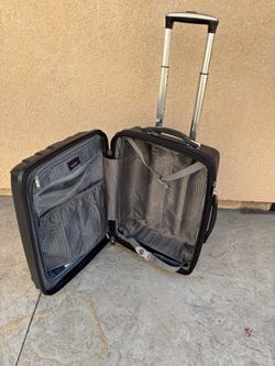 Traveling carry-on good condition