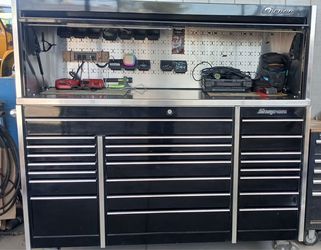 Snap-on Rolling Tool Chest with Hutch