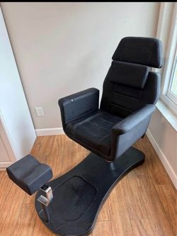 Black Pedicure Spa Chair with Footrest