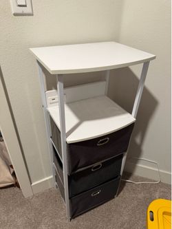 Shelf with USB plugs