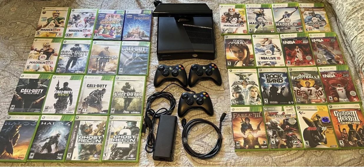 Microsoft XBox 360 S Console Model 1439 + Kinect Sensor + 32 Games 3 Controllers