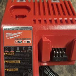 Millwakee Dual Charger 
