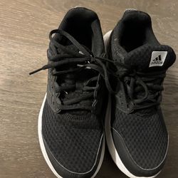 Adidas cloudfoam unisex shoes - size 7