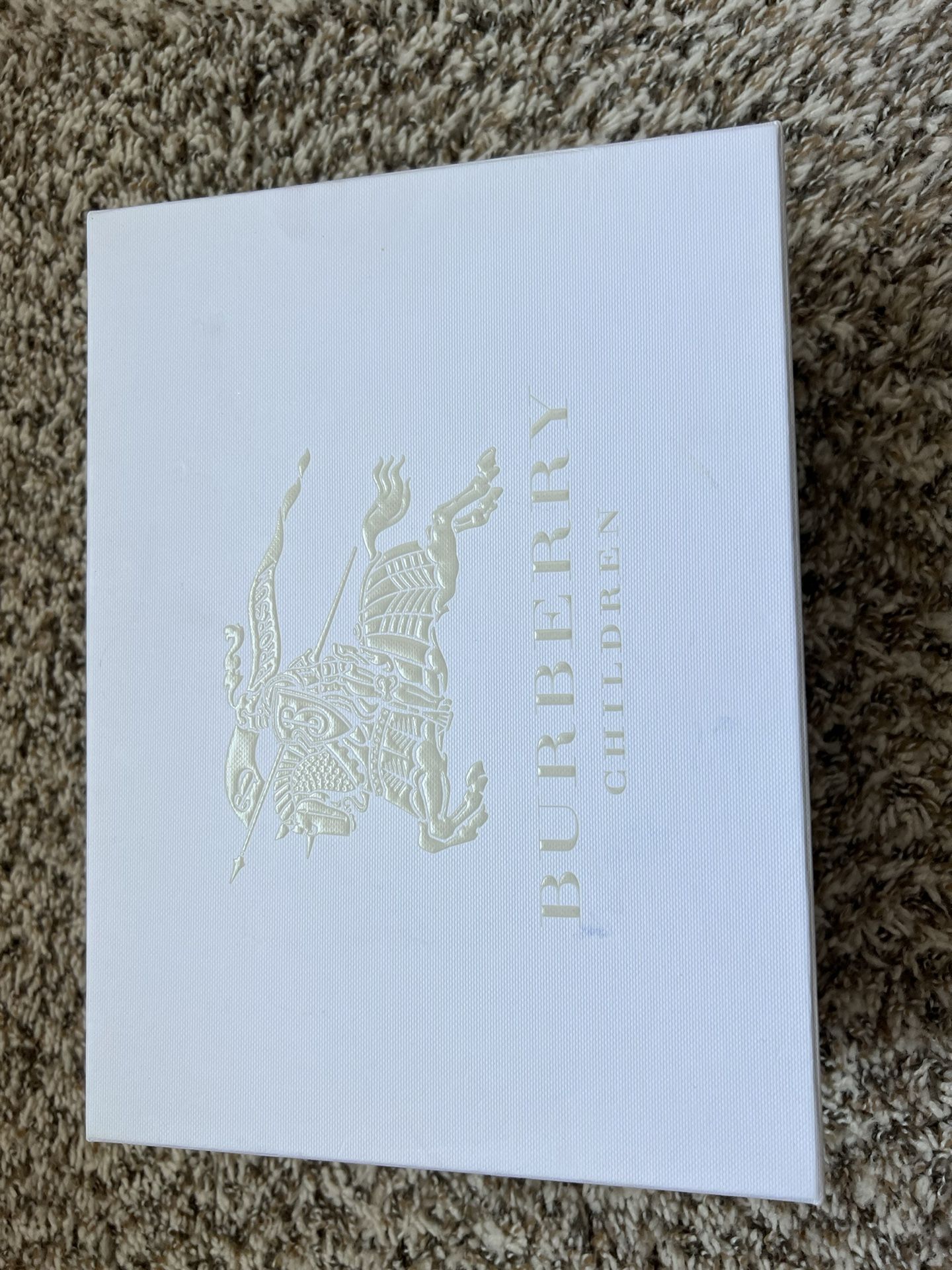 BRAND NEW BURBERRY KIDS SNEAKERS SIZE 1