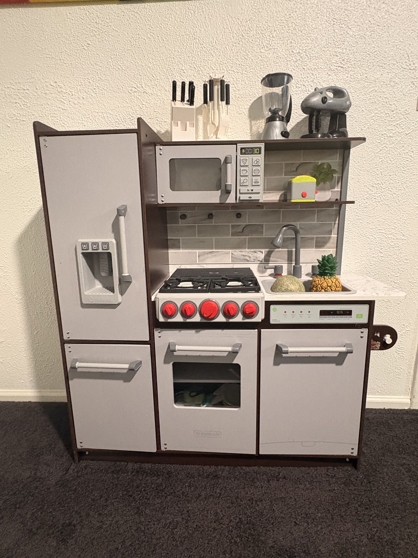 Kitchen play set