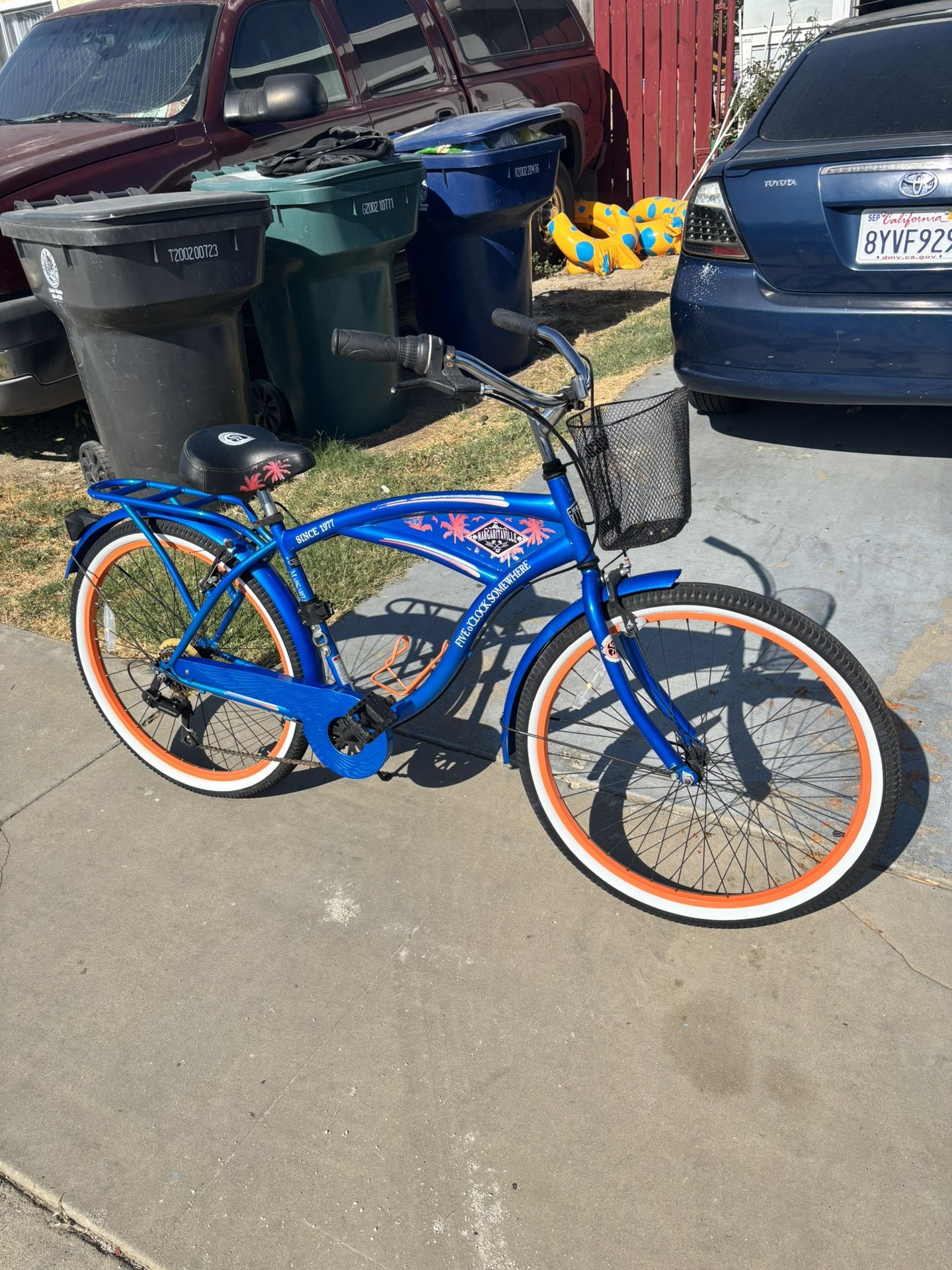 Beach Cruise Size 26 Margarita Ville  1977. Perfect Condition Like New. Regular price at the store 1000.
