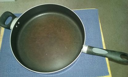 WearEver Chicken Non Stick Skillet Pan 12 Inch Great Condition