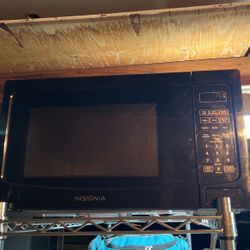 Insignia Microwave