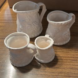 Vintage ceramic measuring cups