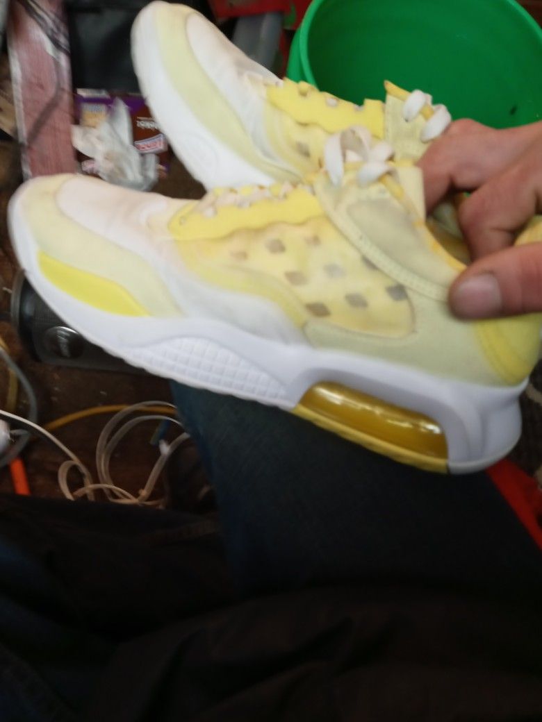 Nike Jordan Air Max 200 Size 7y=mens7=womans8.5 All They Need Is A Little Cleaning Up@$20