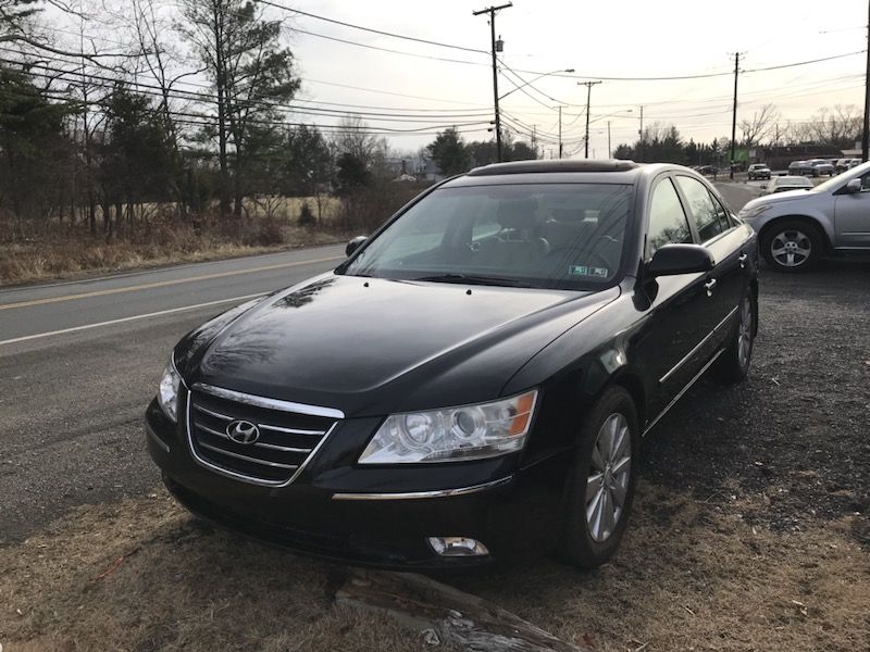 2009 Hyundai Sonata Limited LOW Milage , Asking $5900