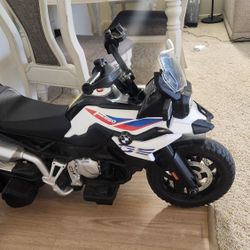 🔥Almost New Kids’ Motorcycle for Boys up to 6 Years Old🔥