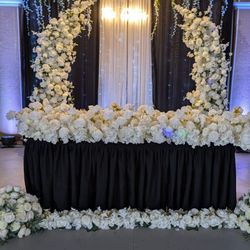 Beautiful Arch For Weddings , Quinces , Ect 