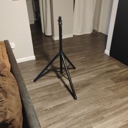 Speaker Stand