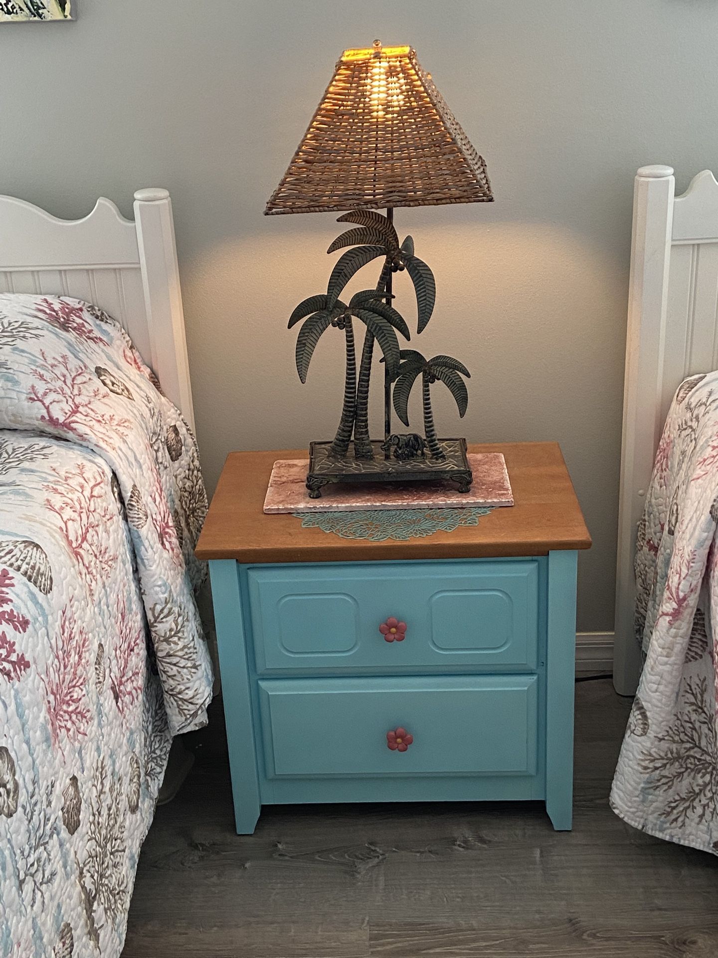 Tommy Bahama Style~Lamp And Nightstand