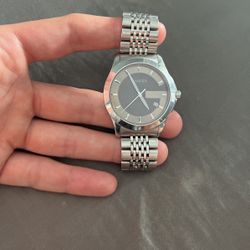 Men’s Silver Gucci Watch