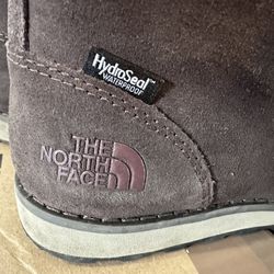 Boys The North Face Hiking Water Proof Boot Size 4 