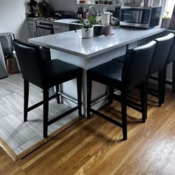 Set of 4 IKEAe Bergmund Bar stools